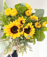 Load image into Gallery viewer, Sunflower bouquet
